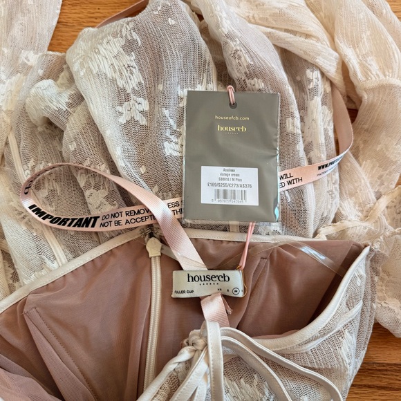 House of CB - Analissa - Vintage Cream Lace Corset Dress - Picture 5 of 9
